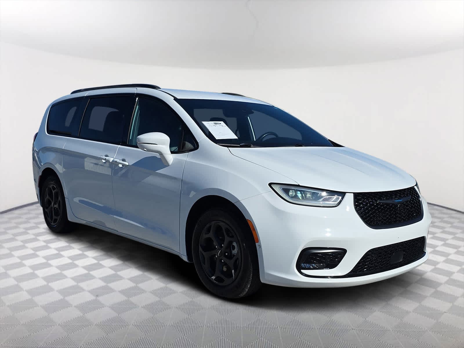 valuation/CHRYSLER 2014 Chrysler Pacifica.jpg